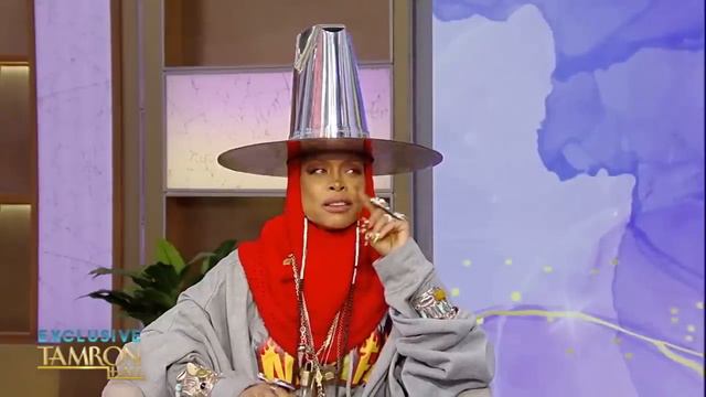 Erykah Badu’s Indescribable Power to Make People Instantly Fall in Love смотреть онлайн