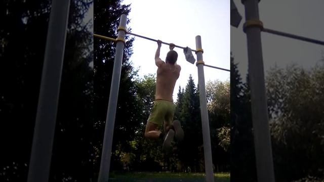 Changing grasp by jump; street workout смотреть онлайн