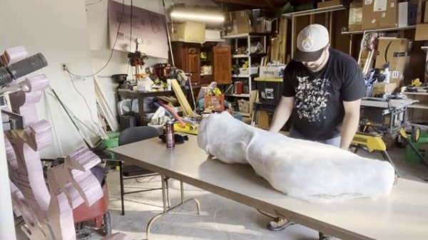 DIY SPIDER COCOON HALLOWEEN DIY PROJECT