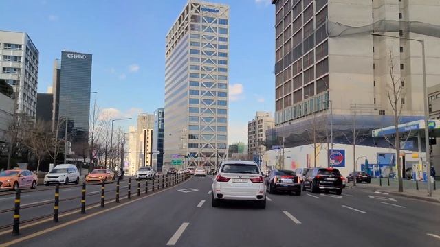 서울에서 휘발유 가격은 얼마일까요? (sub) 강남의 도로에서 볼 수 있는 것 들은?How much is 1 liter of Korean gasoline?drive смотреть онлайн