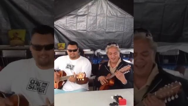 Kaina Keanaaina and (Nephew) Aj Niau - Playing and Singing - Kalai смотреть онлайн