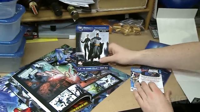 DC Universe Online Collector's Edition Unboxing смотреть онлайн