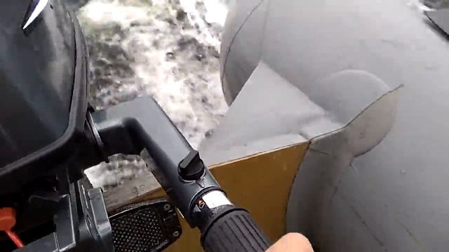 Поведение лодки кайман 330 на небольшой волне смотреть онлайн