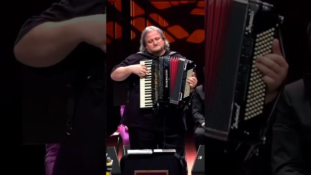 Виртуоз высшей пробы!!!Zoltan Orosz - La foule #accordionist #accordion #shortvideo #music #festiva смотреть онлайн