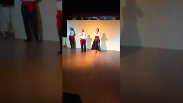 Greek dancing zorba :-) смотреть онлайн