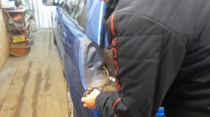 как снимается задний фонарь киа рио 2 хэтчбек