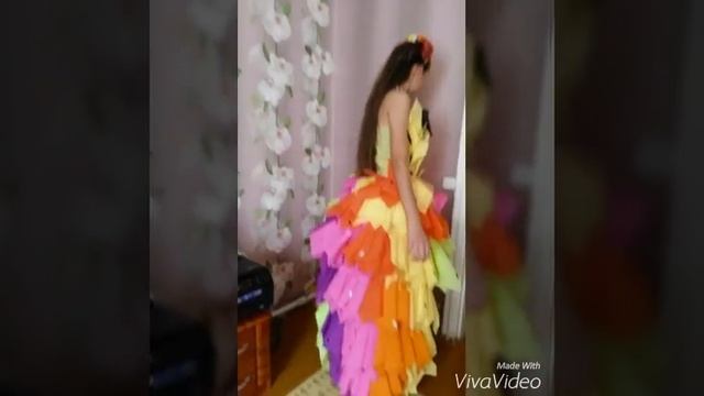 НЕВЕРОЯТНО КРАСИВОЕ Платье своими руками на осенний бал! Красивое Платье из гафрированной бумаги смотреть онлайн