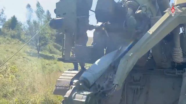 Combat Footage of the Russian 🇷🇺 203mm Self Propelled Gun 2S7M "Malka" смотреть онлайн
