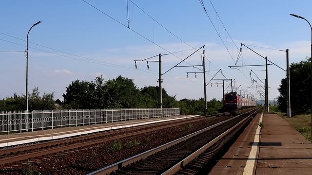 Поезда на перегоне Тарханы - Липовский Приволжской железной дороги. Июль 2023 года.