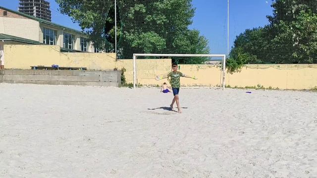 Футбольный челлендж пенальти на выживание. Тяжелая игра. Антон vs Арсений. смотреть онлайн