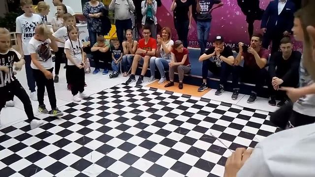 Детский брейк данс батл смотреть онлайн