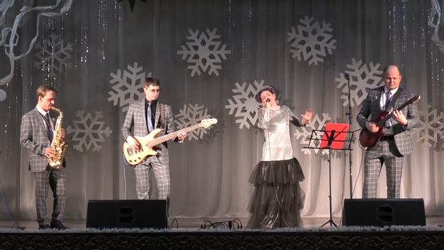 "А снег идет", ВИА "Аккорд", солистка Анастасия Раицкая, руководитель Алексей Николаевич Байшев. смотреть онлайн