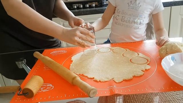 Очень вкусные печеньки "Гусиные лапки"от кулинарных ручек. смотреть онлайн