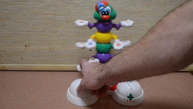 Музыкальная развивающая игрушка Скольконожка смотреть онлайн