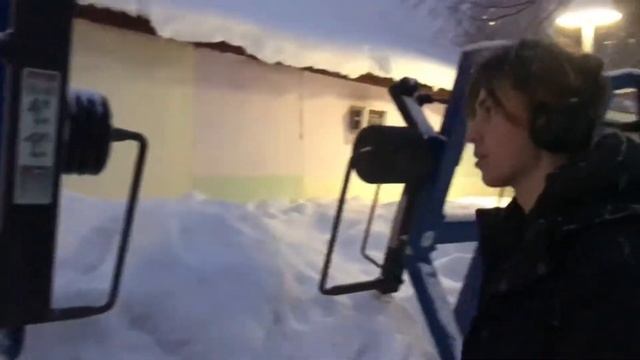 Встретился с одноклассником СПУСТЯ 5 ЛЕТ | Прогулка и различные странные приключения. смотреть онлайн