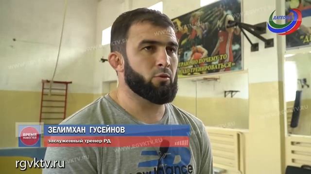 Чемпион UFC Петр Ян оттачивать навыки борьбы в Дагестане и обращается к молодежи района смотреть онлайн