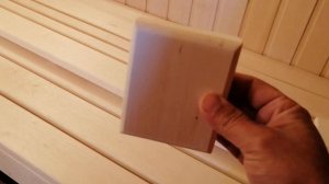 Полки в баню. Как сделать простой подспинник в баню