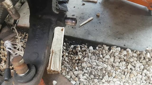 Renault master front shock absorber removal ?? смотреть онлайн