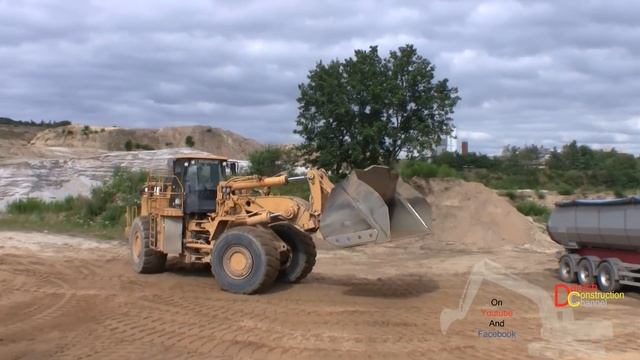 Cat 988H Wheelloader Loading Volvo Trucks смотреть онлайн