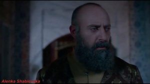 Хуриджихан играет на скрипке