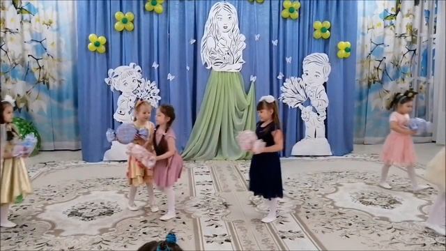Утренник к празднику 8 Марта в старшей группе "Юнга". смотреть онлайн