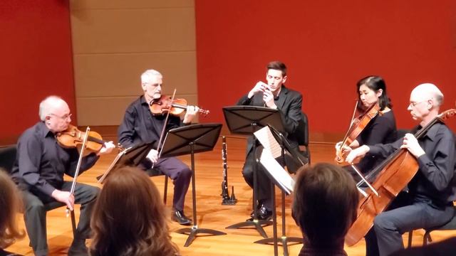 W. A. Mozart - "Minuet" смотреть онлайн