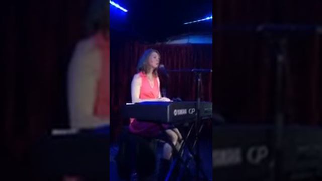Alicia Witt at The Borderline London performing Already Gone смотреть онлайн