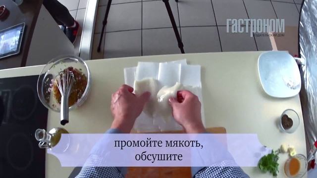 Салат из кальмаров с луковой заправкой смотреть онлайн