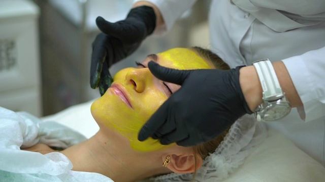 Желтый (ретиноевый) пилинг .mp4 смотреть онлайн