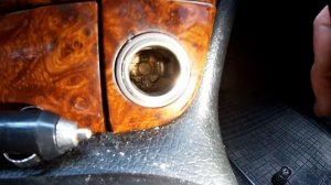 КАК БЫСТРО починить РОЗЕТКУ ПРИКУРИВАТЕЛЯ не СНИМАЯ