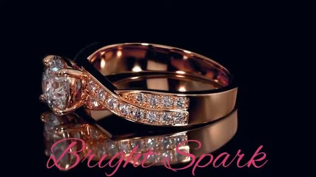 Кольцо красного золота с дорожкой и центральным муассанитом Norma 1,25 карата от Bright Spark смотреть онлайн