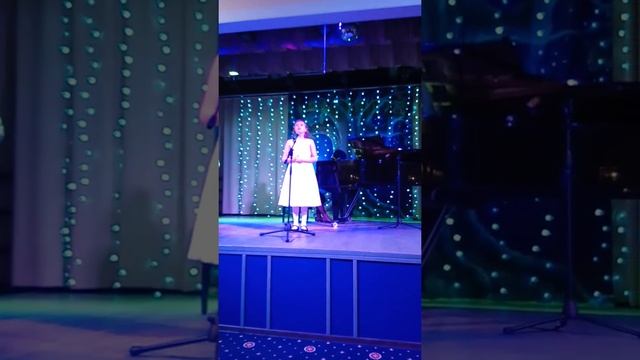 Я помню вальса звук прелестный. Анюта Дмитриева смотреть онлайн