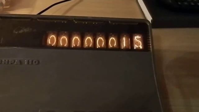 Советский калькулятор Искра-110 на газоразрядных индикаторах ИН-14 смотреть онлайн