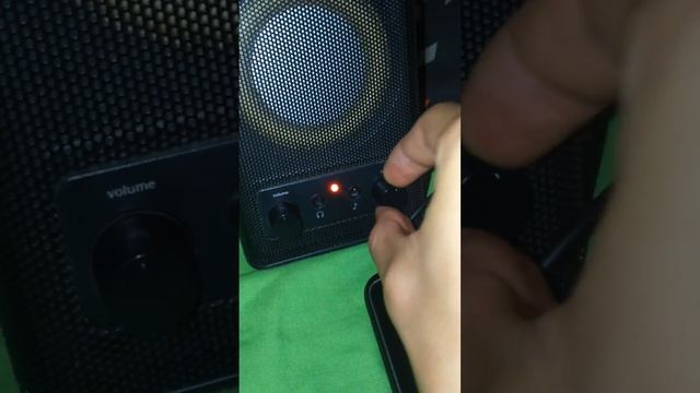 My new logitech speaker system ? смотреть онлайн