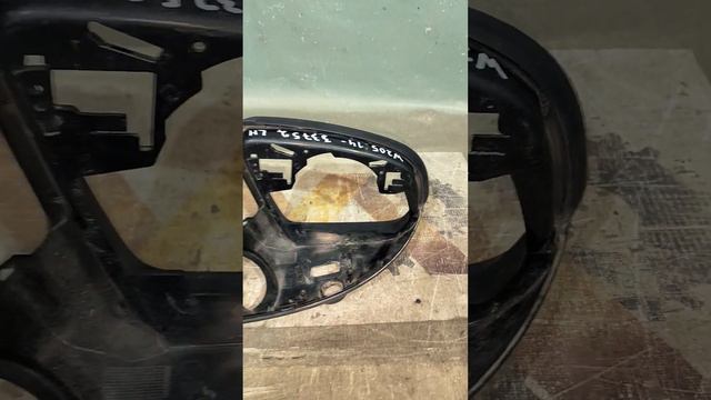 33752 Ободок зеркала заднего вида левый Mercedes W205 смотреть онлайн