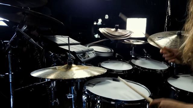 Super Mario Bros On Drums (Sarah Thawer) смотреть онлайн
