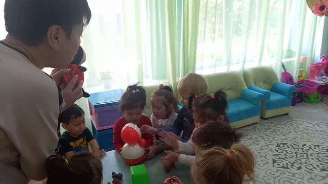 Занятие с детьми в период адаптации "Игры с божьей коровкой"подготовила Злавдинова А А. смотреть онлайн