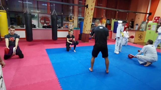 Бойни изкуства в ABC FIGHT CLUB тренировки по Кикбокс и Таекуондо в София смотреть онлайн