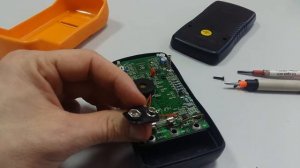 Как заменить батарейку "КРОНУ" в мультиметре.