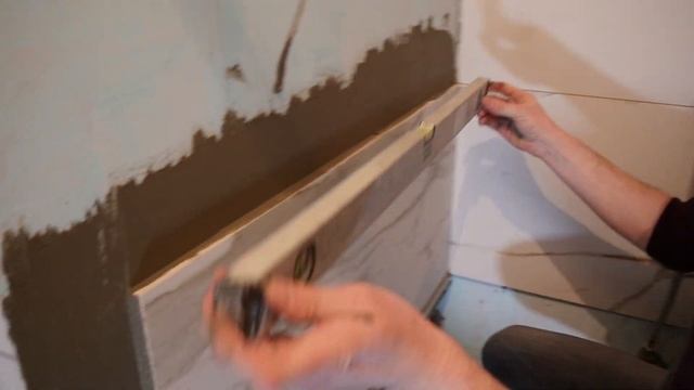 Как укладывать плитку в ванной. Мастер-класс от прораба. смотреть онлайн