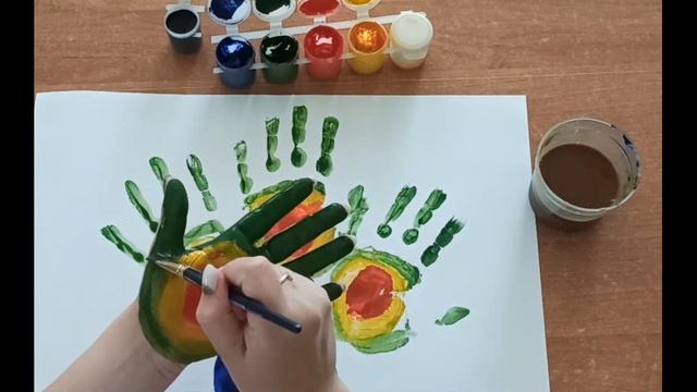 Павлин РИСУЕМ ЛАДОШКАМИ УВЛЕКАТЕЛЬНО смотреть онлайн