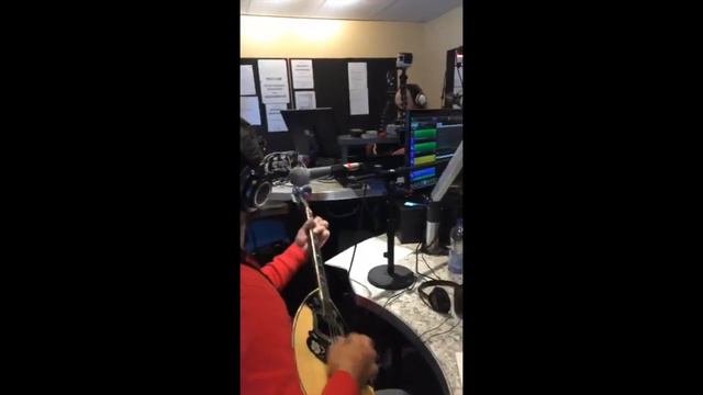 Τυφλές ελπίδες , by KEFI, at CFMB, AM 1280 смотреть онлайн