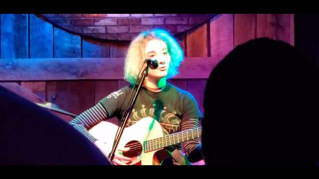 listen before i go - billie eilish cover - смотреть онлайн