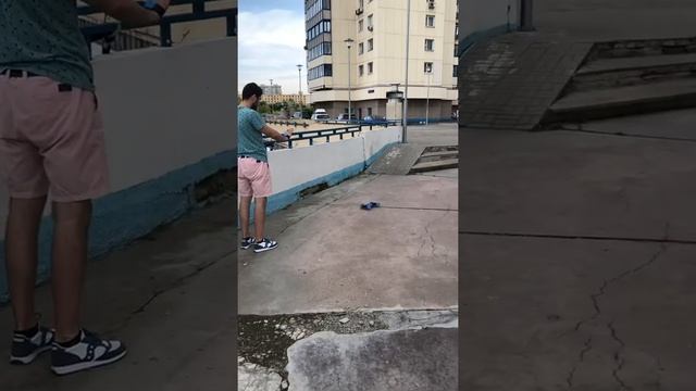 Машинка управление жестами Skidding смотреть онлайн