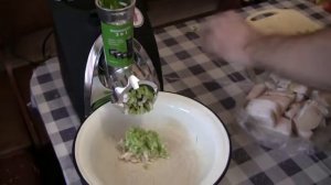 Простая закуска из колбы.(черемши). Просто .Вкусно.
