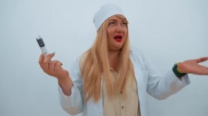 Школьники НЕ ХОТЯТ делать ПРИВИВКИ! Но ЗЛОЙ ДОКТОР
