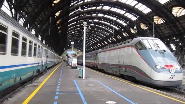 FS Intercity 9815 Milano - Taranto hauled by E444R at Milano Centrale смотреть онлайн