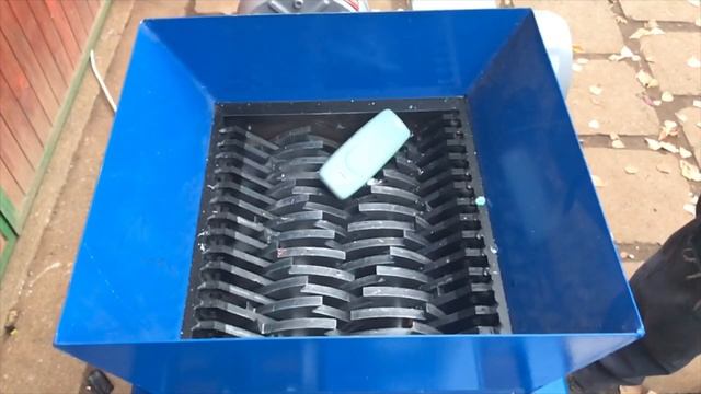 HOW TO DESTROY THE NOKIA 3310 IN A MINUTE? смотреть онлайн