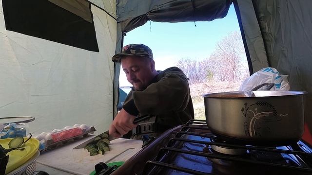 ОТДЫХ И РЫБАЛКА НА ВЕРХНЕМАКАРОВСКОМ ВДХРН. ЧАСТЬ 9. ВОТ ЭТО КЛЕВ. ПРИГОТОВИЛ САЛАТИК смотреть онлайн