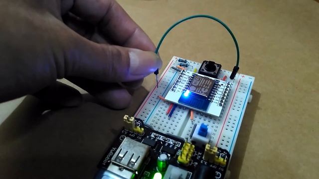 Standalone ESP8266, read GPIO with pull-up resistor. смотреть онлайн